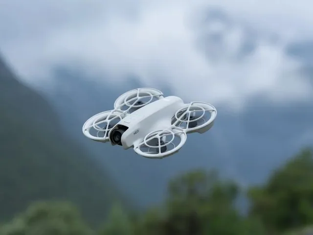 DJI Neo